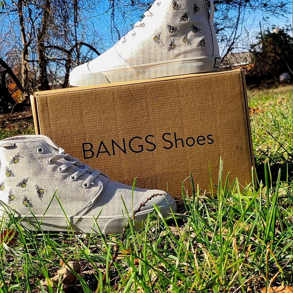 Bangs Honey Hive shoes, size 6/7.5